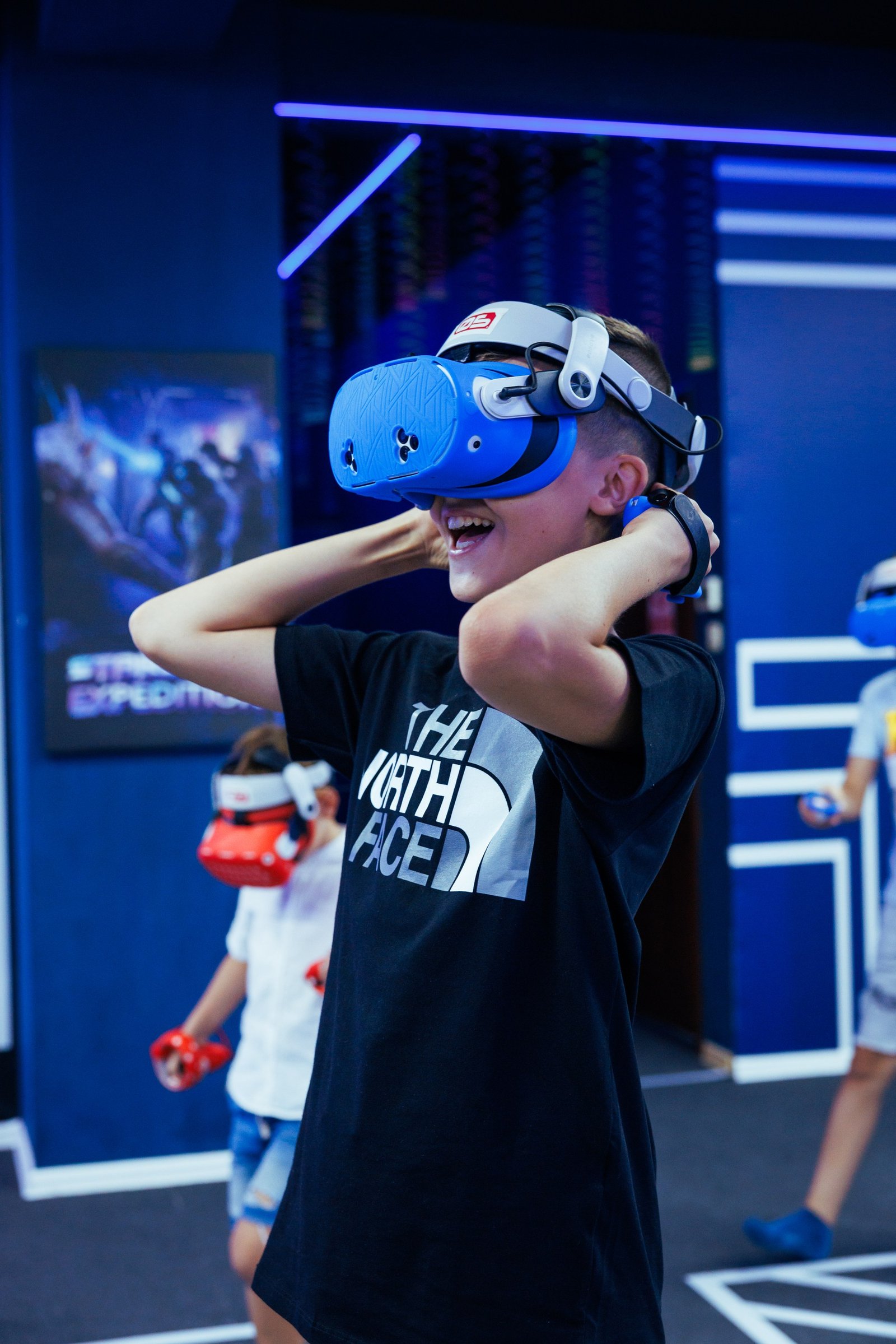 Petrecere VR aniversară Another World